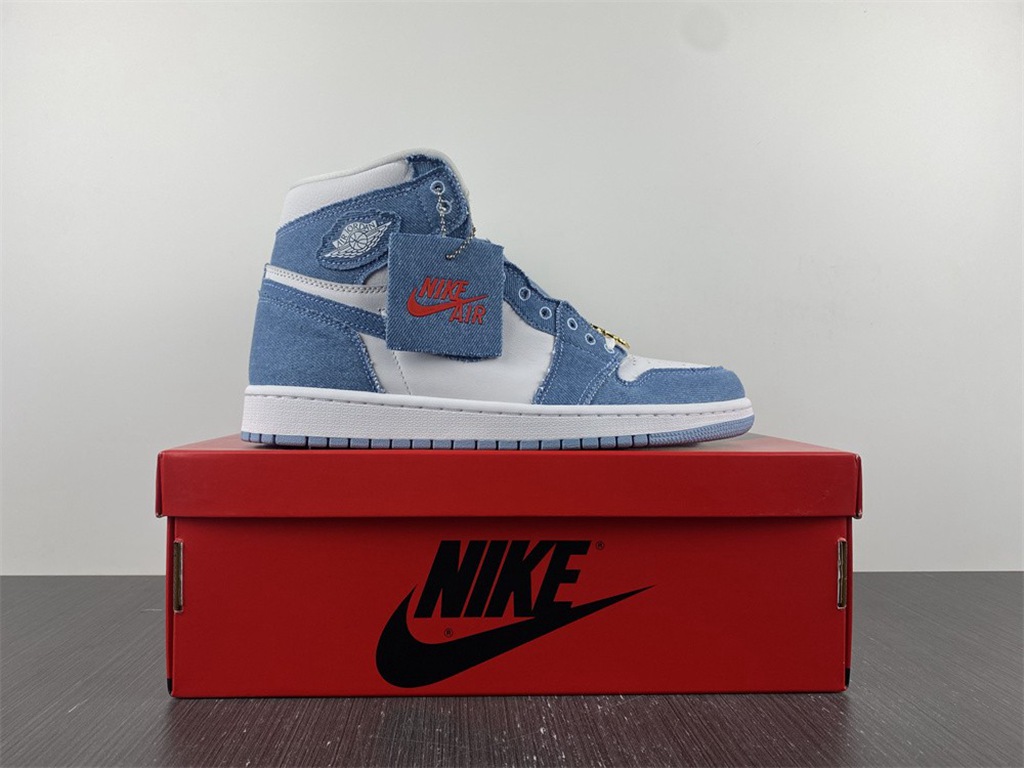 Air Jordan 1 High OG WMNS DM9036-104